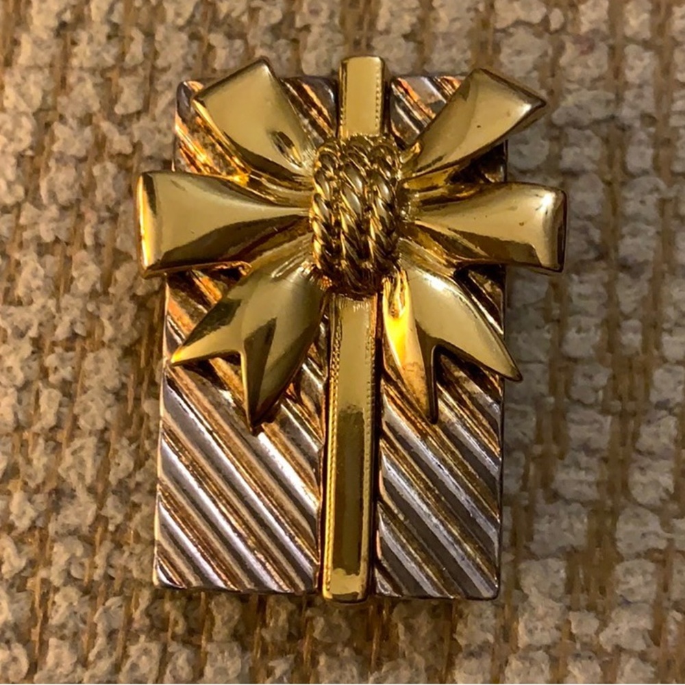 Vintage Premier Designs Christmas holiday present gift pin brooch